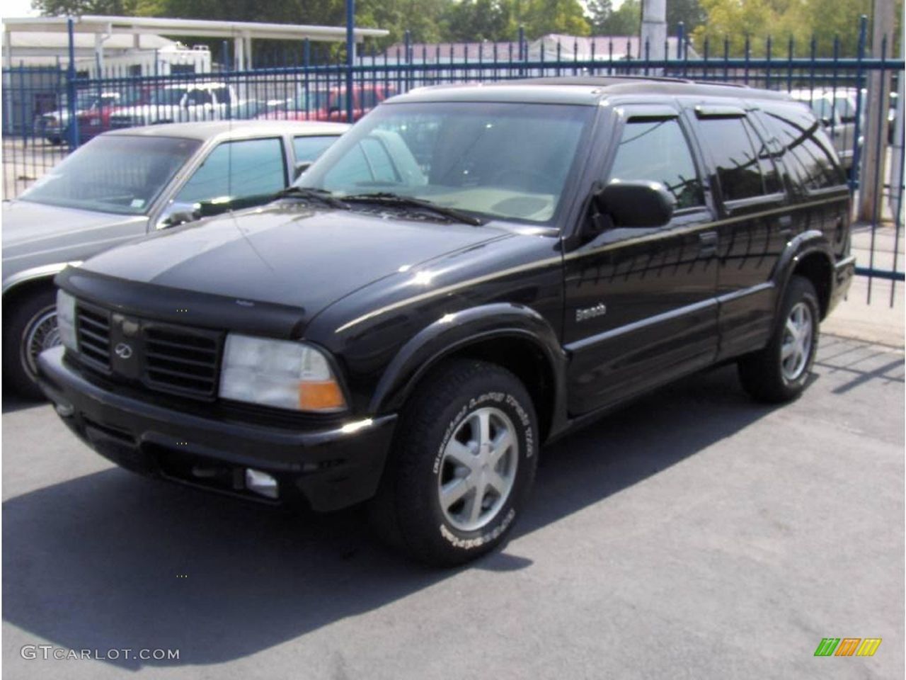 2001 Oldsmobile Bravada Base | Sioux Falls, SD, Onyx Black (Black), All Wheel