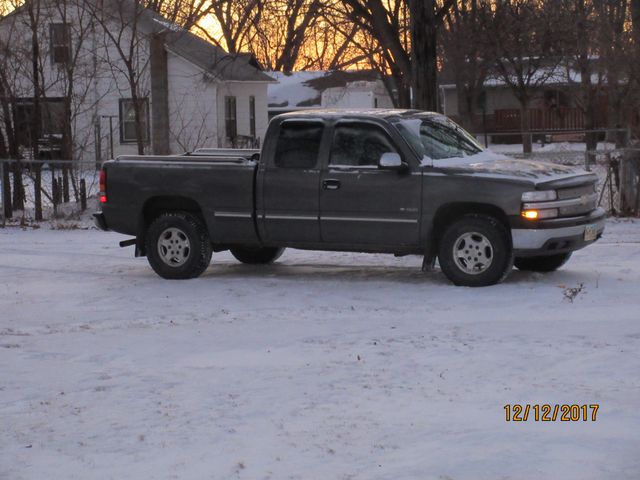 1999 Chevrolet Silverado 1500 LS, Medium Charcoal Gray Metallic (Gray), 4 Wheel