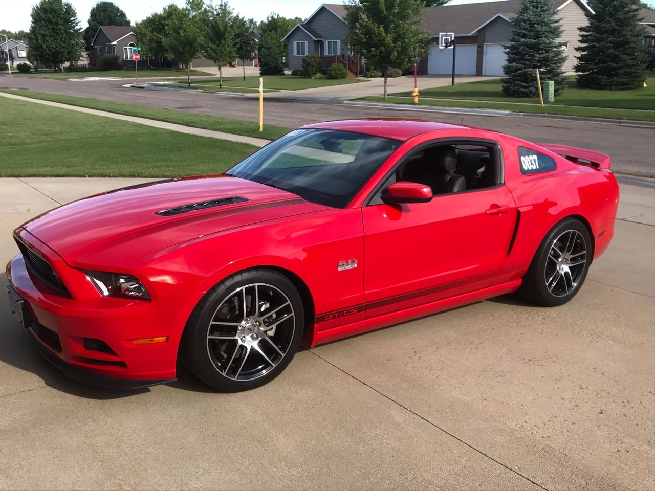 2013 Ford Mustang GT Premium | Sioux Falls, SD, Race Red (Red & Orange), Rear Wheel