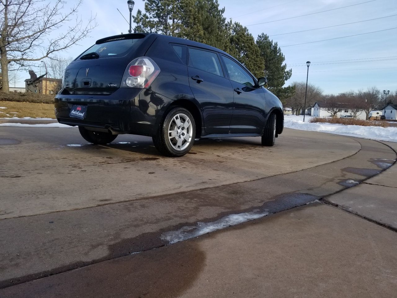 2009 Pontiac Vibe 2.4L | Sioux Falls, SD, Jet Black Metallic (Black), Front Wheel