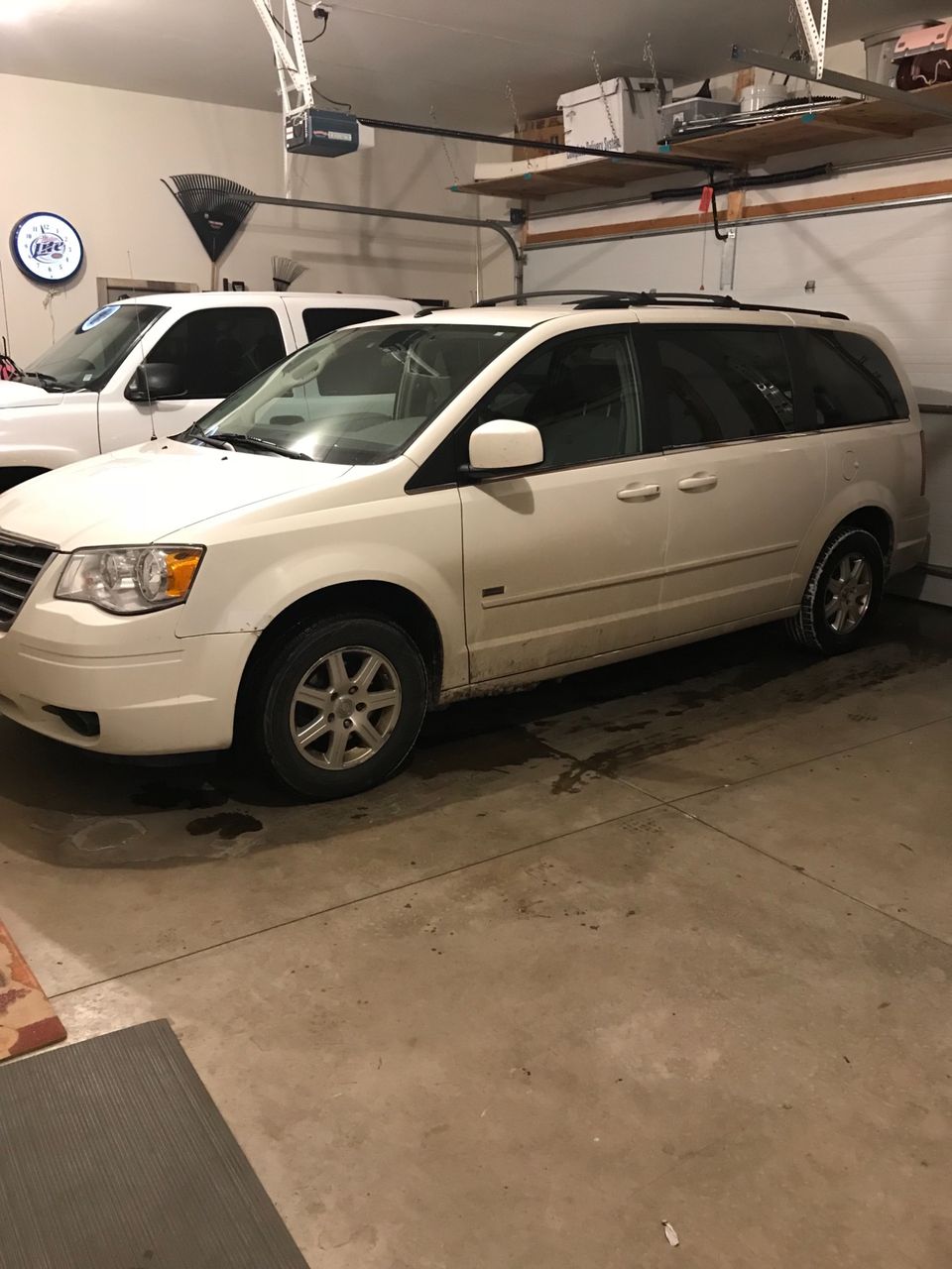 2008 Chrysler Town and Country | Sioux Falls, SD, Stone White Clearcoat (White), Front Wheel