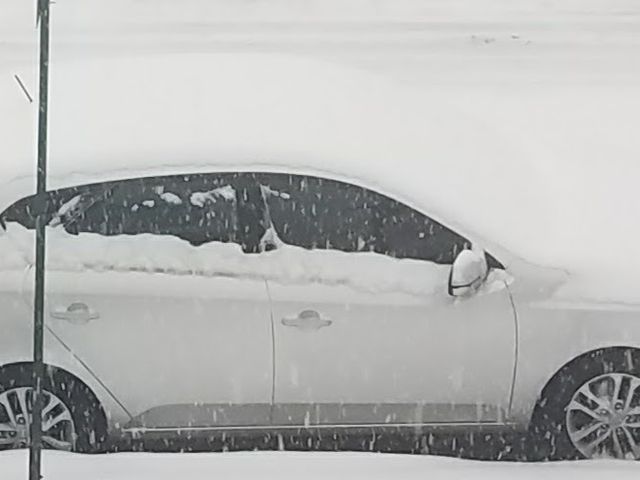 2011 Kia Forte LX, Bright Silver (Silver), Front Wheel