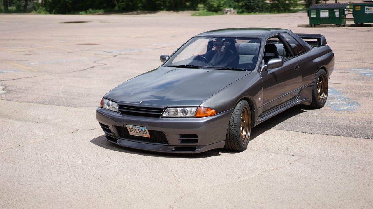 1990 Nissan GT-R | Sioux Falls, SD, Dark Gray, All Wheel