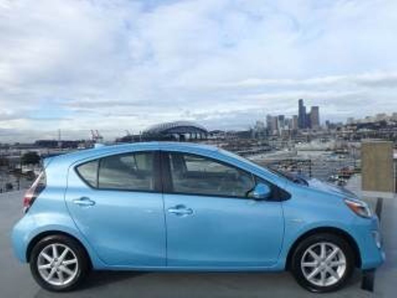 2015 Toyota Prius c | San Gabriel, CA, Sparkling Sea Metallic (Blue), Front Wheel