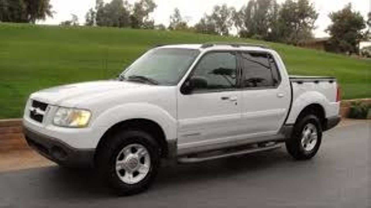 2001 Ford Explorer Sport Trac Base | Flint, MI, Oxford White Clearcoat (White), 4 Wheel