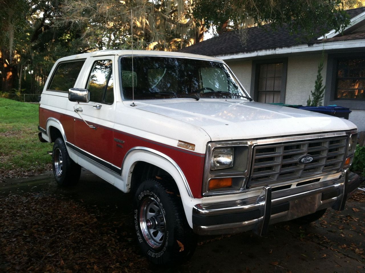 1986 Ford Bronco XLT | Chattanooga, TN, Off White, 4 Wheel