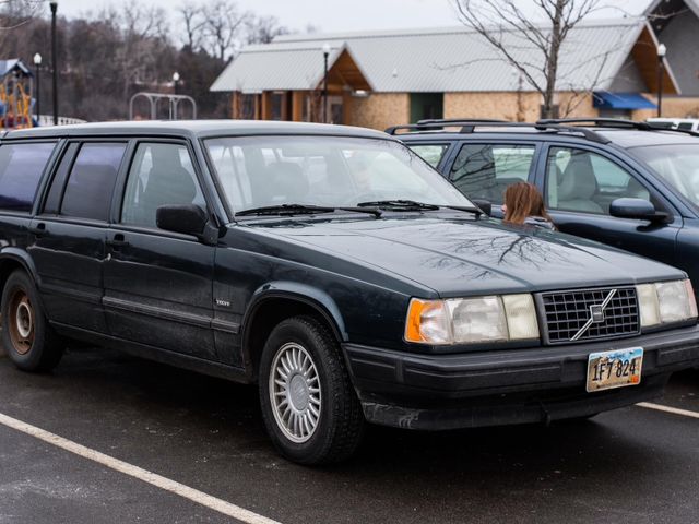 1993 Volvo 940 Turbo, Onyx Green Metallic (Green), Rear Wheel