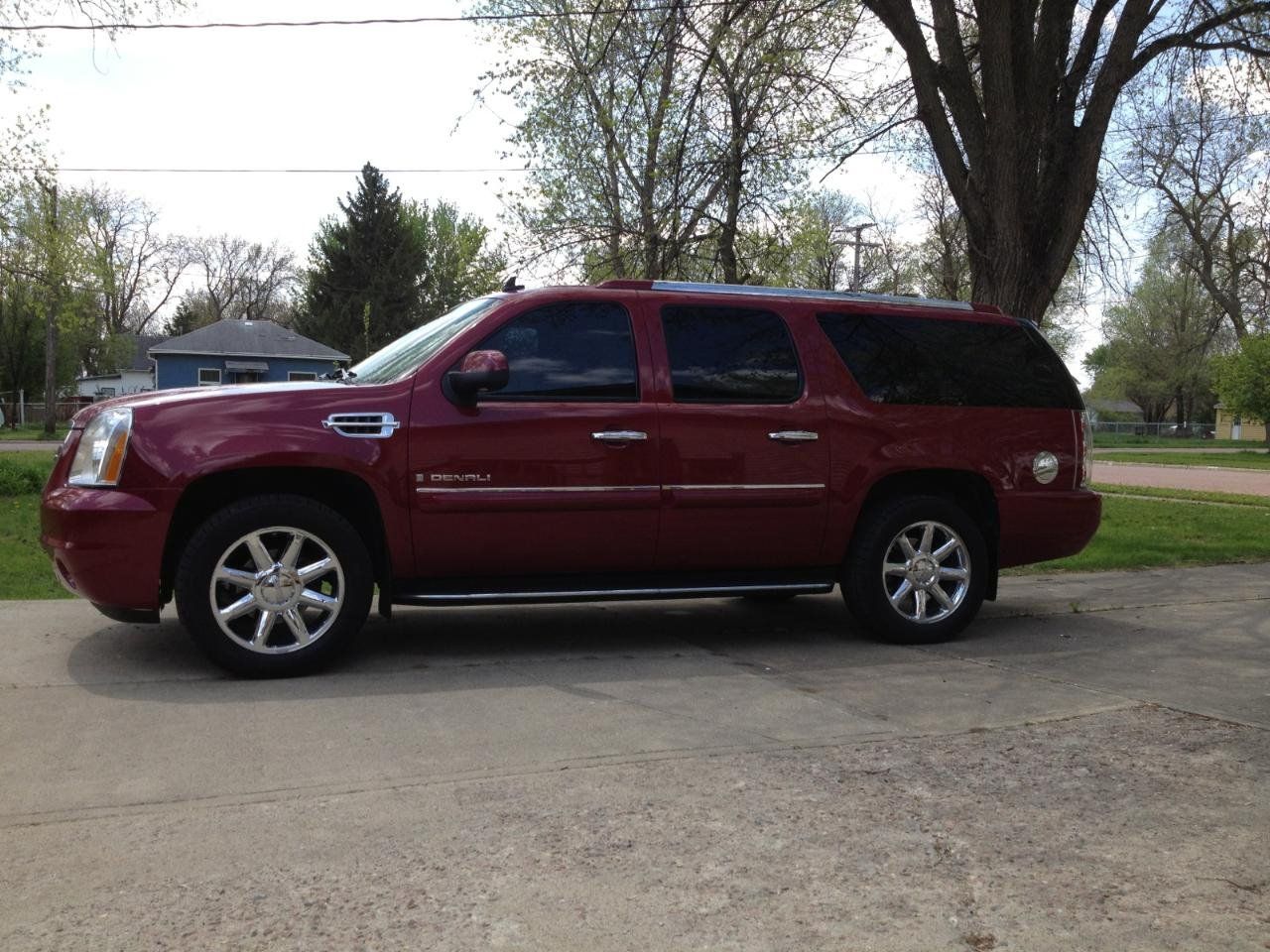 2007 GMC Yukon XL Denali | Canton, SD, Sport Red Metallic (Red & Orange), All Wheel