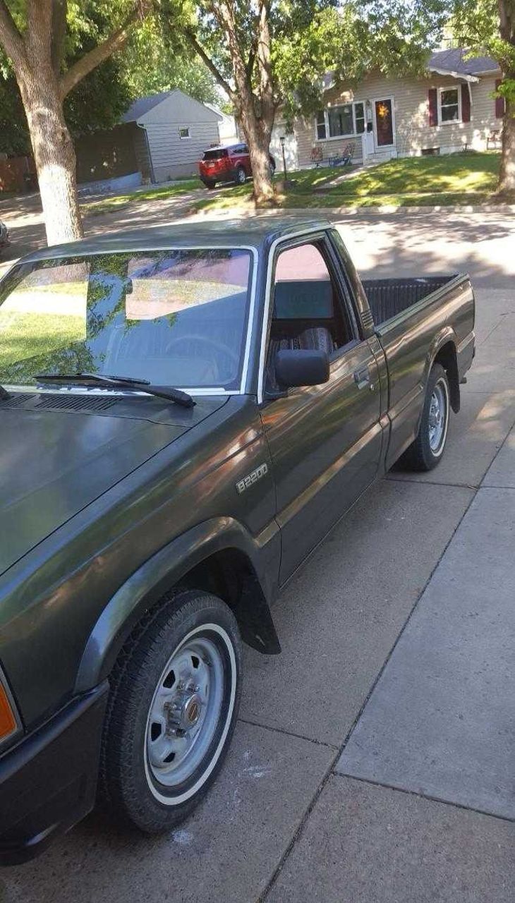 1989 Mazda B-Series Pickup | Sioux Falls, SD, Light Gray