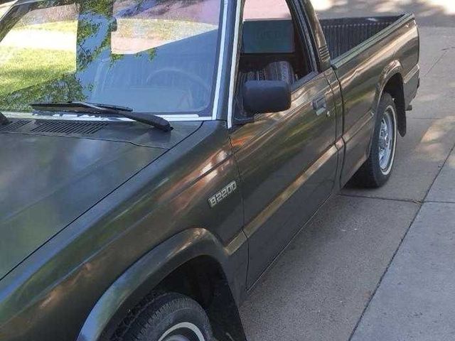 1989 Mazda B-Series Pickup, Light Gray