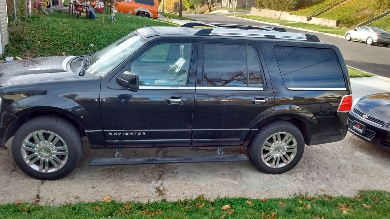 2007 Lincoln Navigator Ultimate | Sioux Falls, SD, Black Clearcoat (Black), 4 Wheel