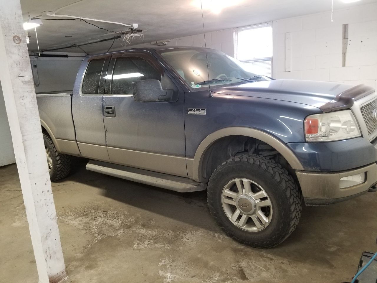 2004 Ford F-150 Lariat | Sioux Falls, SD, Medium Wedgewood Blue Clearcoat (Blue), 4 Wheel