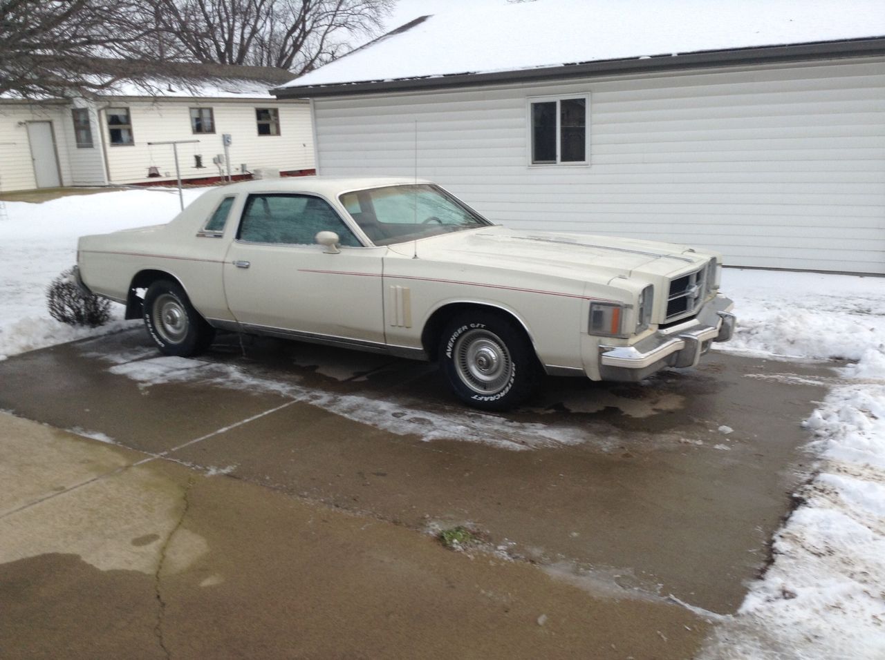 1979 Chrysler Cordoba 300 | Madison, SD, White