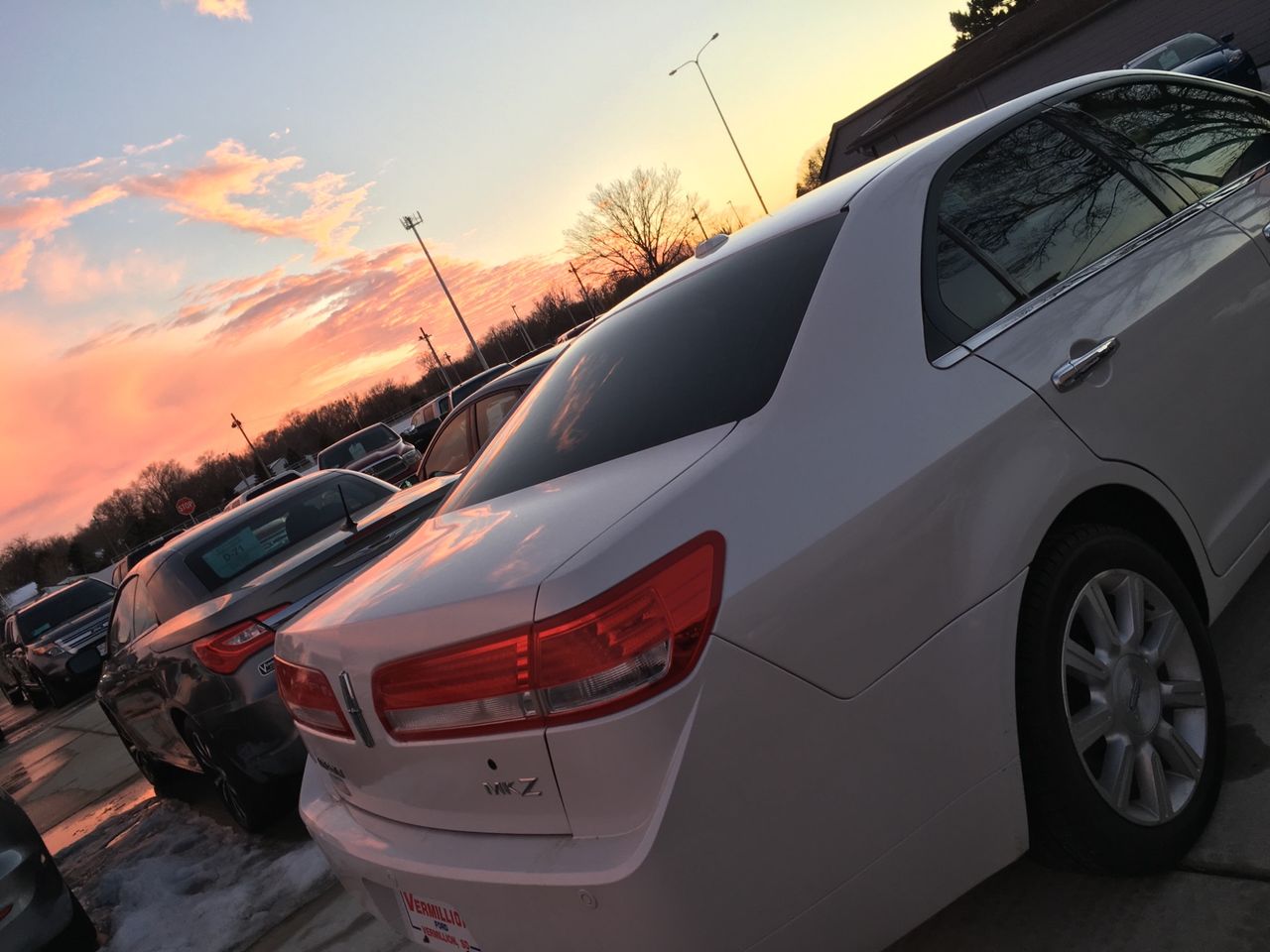 2010 Lincoln MKZ Base | Sioux Falls, SD, White Platinum Tri-Coat (White), Front Wheel