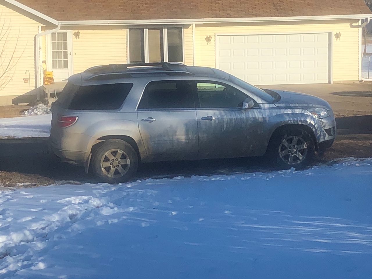 2009 Saturn Outlook XR | Yankton, SD, Quicksilver (Silver), All Wheel