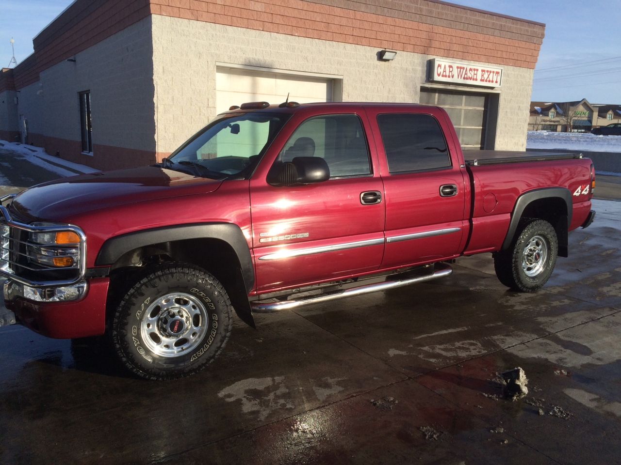 2004 GMC Sierra 2500HD SLT | Sioux Falls, SD, Sport Red Metallic (Red & Orange), 4 Wheel