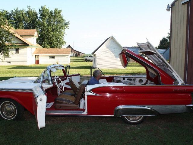 1959 Ford Fairlane Skyliner, Red & Orange