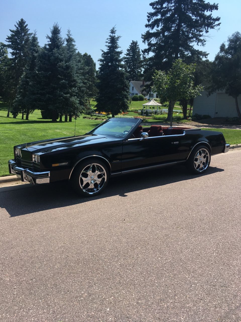 1985 Oldsmobile Toronado Brougham | Sioux Falls, SD, Black, Front Wheel