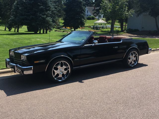 1985 Oldsmobile Toronado Brougham, Black, Front Wheel