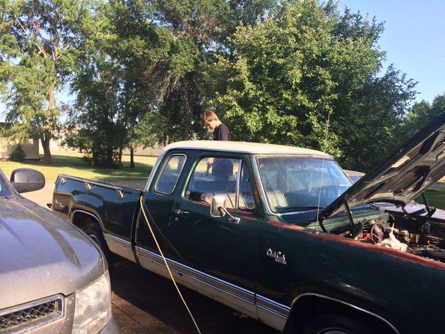 1976 Dodge D100 Pickup Adventurer sroprt, Dark Green, Rear Wheel