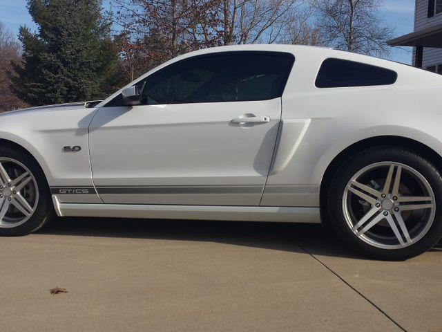 2014 Ford Mustang GT Premium, Oxford White (White), Rear Wheel