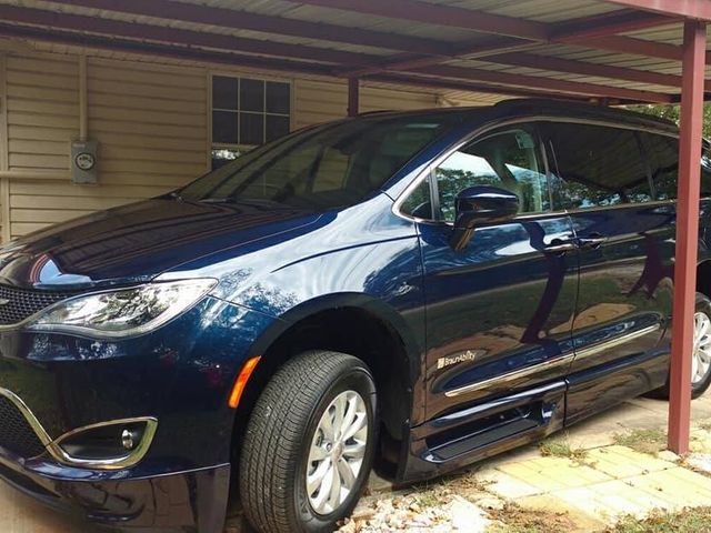 2017 Chrysler Pacifica Touring-L, Jazz Blue Pearl Coat (Blue), Front Wheel