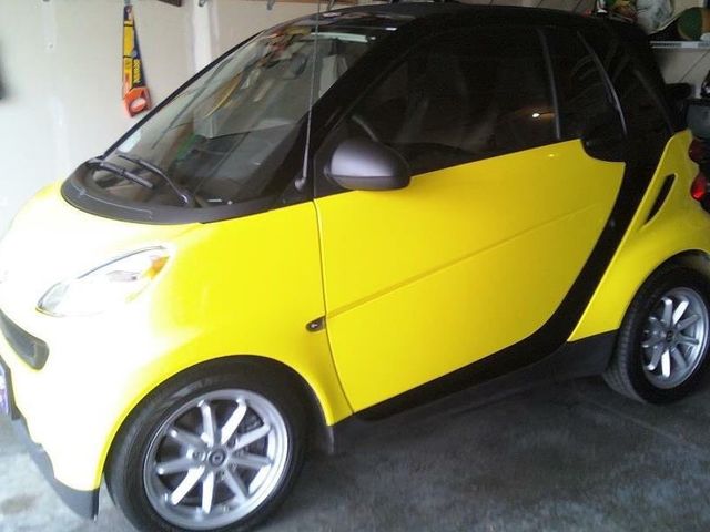 2008 Smart fortwo passion cabrio, light yellow (Yellow), Rear Wheel