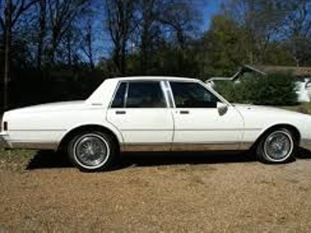 1986 Chevrolet Caprice Classic, White, Rear Wheel