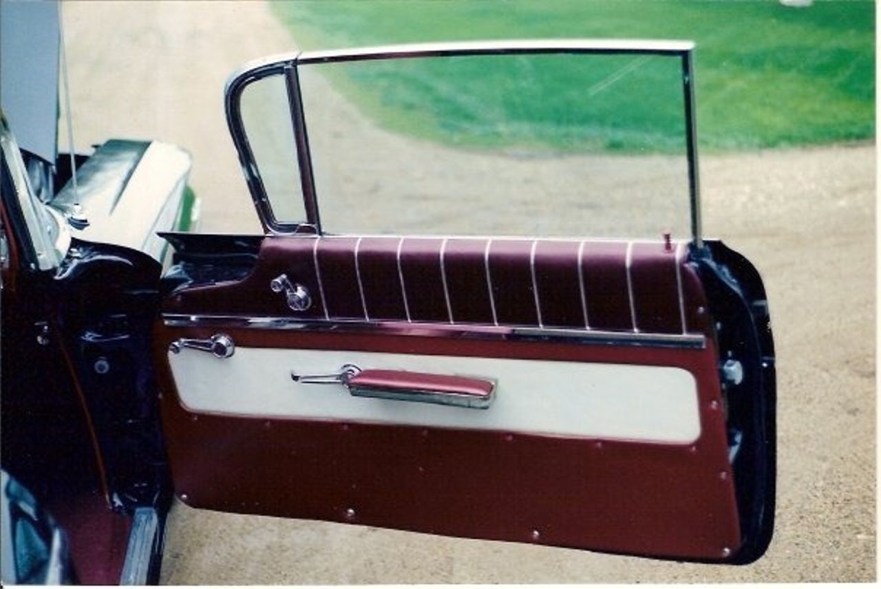 1960 Pontiac Ventura | Lennox, SD, Black, Rear Wheel