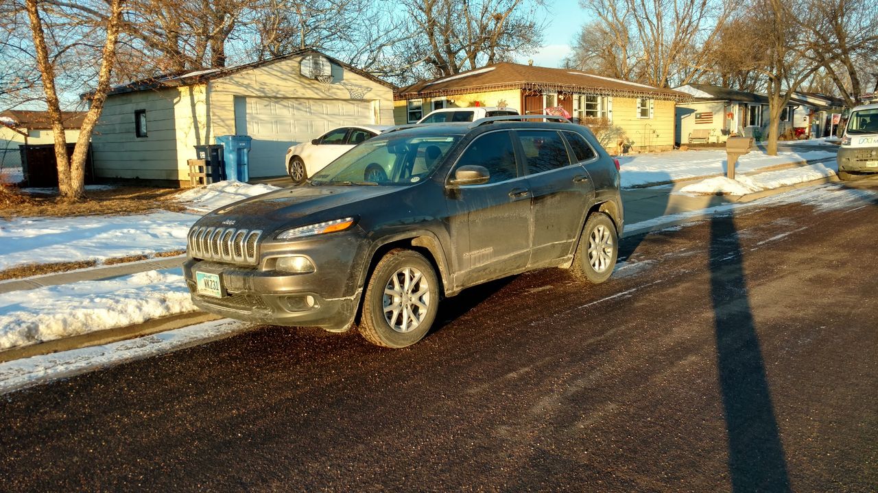 2017 Jeep Cherokee Latitude | Sioux Falls, SD, Granite Crystal Metallic Clear Coat (Gray), 4x4