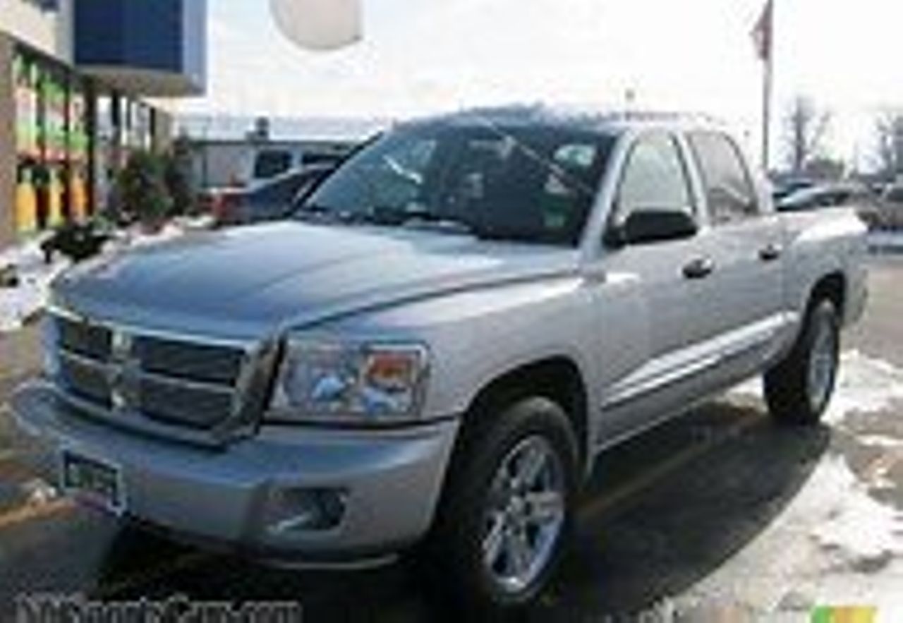 2008 Dodge Dakota SLT | Sioux Falls, SD, Bright Silver Metallic Clear Coat (Silver), 4 Wheel