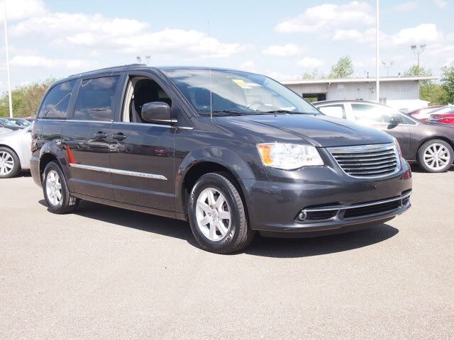 2012 Chrysler Town and Country Touring, Dark Charcoal Pearl Coat (Gray), Front Wheel