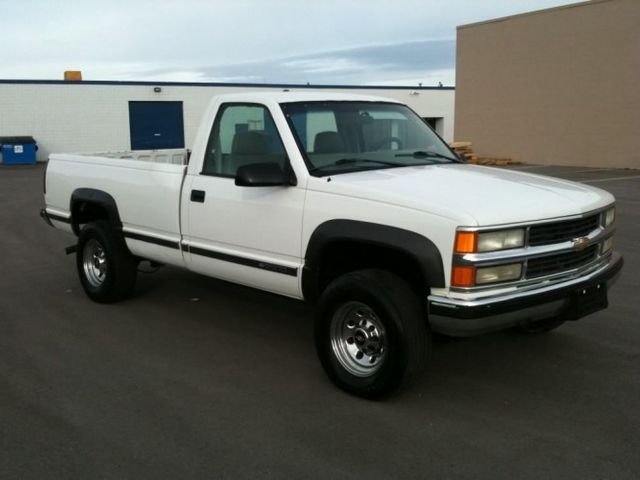 2000 Chevrolet C/K 2500 Series, Summit White (White)