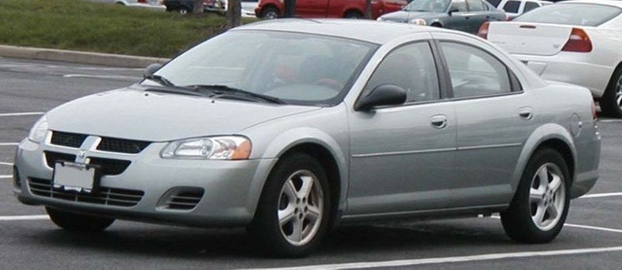 2004 Dodge Stratus SE | Sioux Falls, SD, Bright Silver Metallic Clearcoat (Silver), Front Wheel