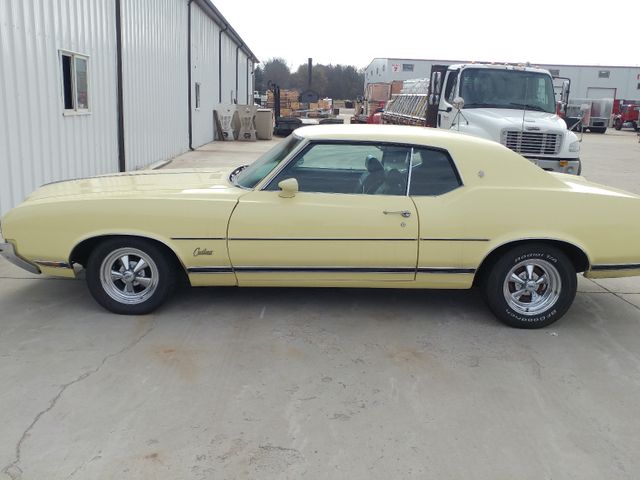 1970 Oldsmobile Cutlass Supreme Holiday coupe, Yellow, Rear Wheel