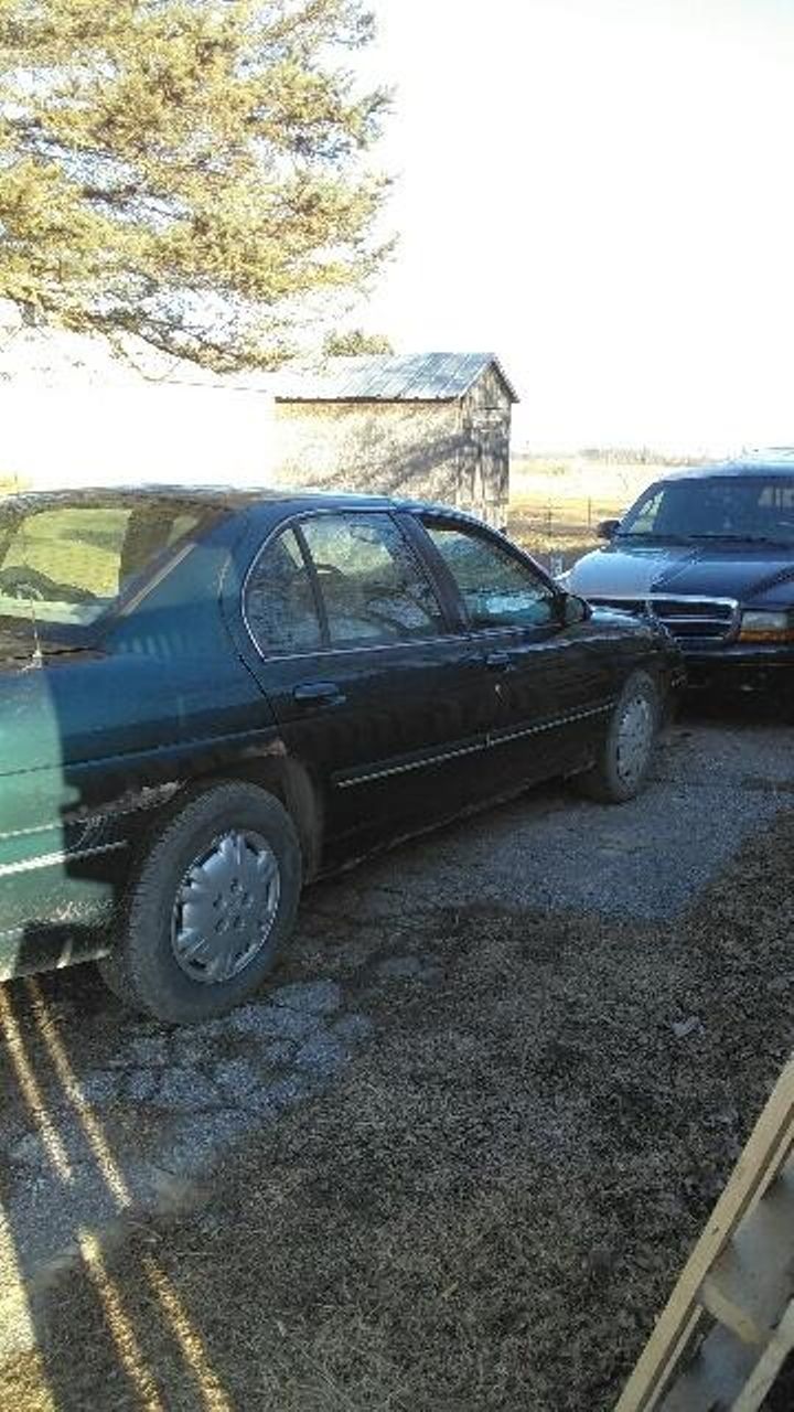 2001 Chevrolet Lumina Base | Ashley, MI, Dark Green, Front Wheel