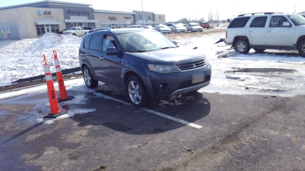 2008 Mitsubishi Outlander XLS | Parker, SD, Deep Blue Metallic (Blue), All Wheel