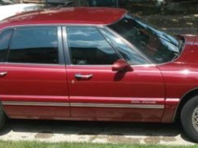 1998 Buick Park Avenue Base, Dark Red, Front Wheel