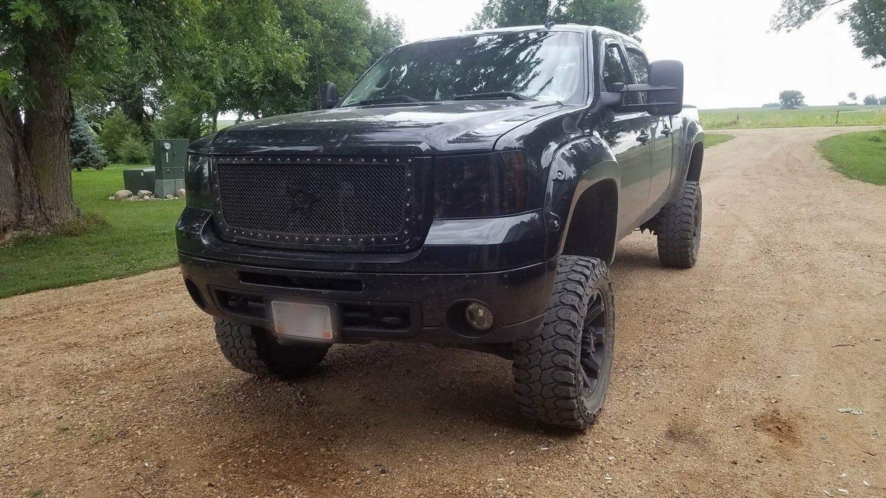 2009 GMC Sierra 2500HD SLT | Lennox, SD, Carbon Black Metallic (Black), 4x4