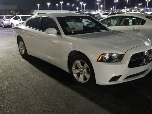 2013 Dodge Charger SE, Bright White Clear Coat (White), Rear Wheel