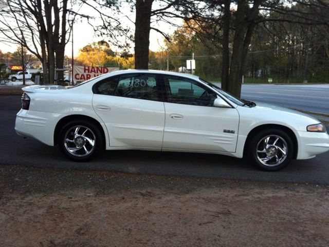 2000 Pontiac Bonneville SE, Arctic White (White), Front Wheel