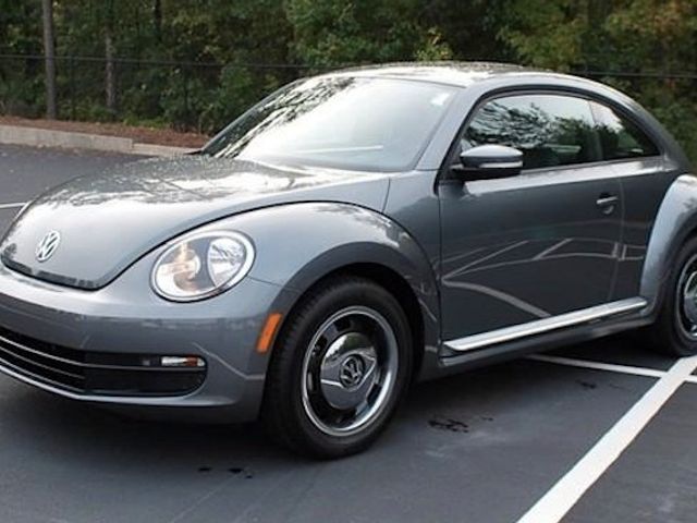 2013 Volkswagen Beetle, Platinum Gray Metallic (Gray), Front Wheel