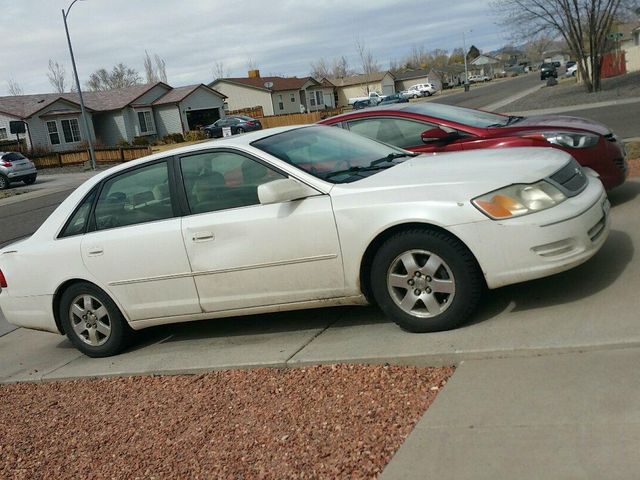 2000 Toyota Avalon XL, Diamond White Pearl (White), Front Wheel