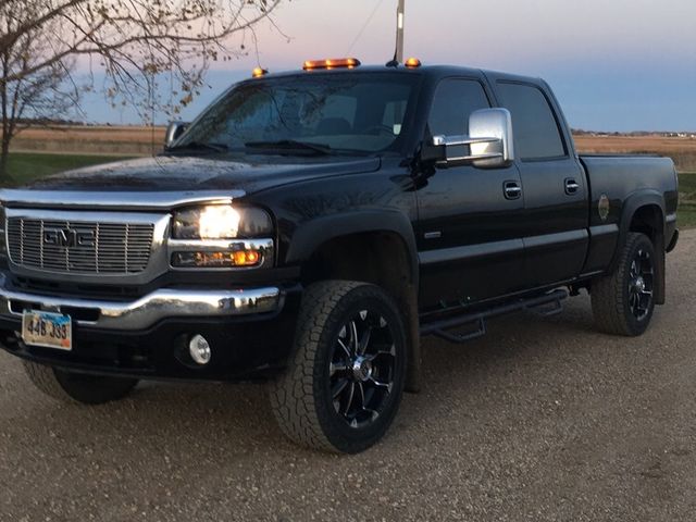 2004 GMC Sierra 2500HD SLE, Onyx Black (Black), 4 Wheel