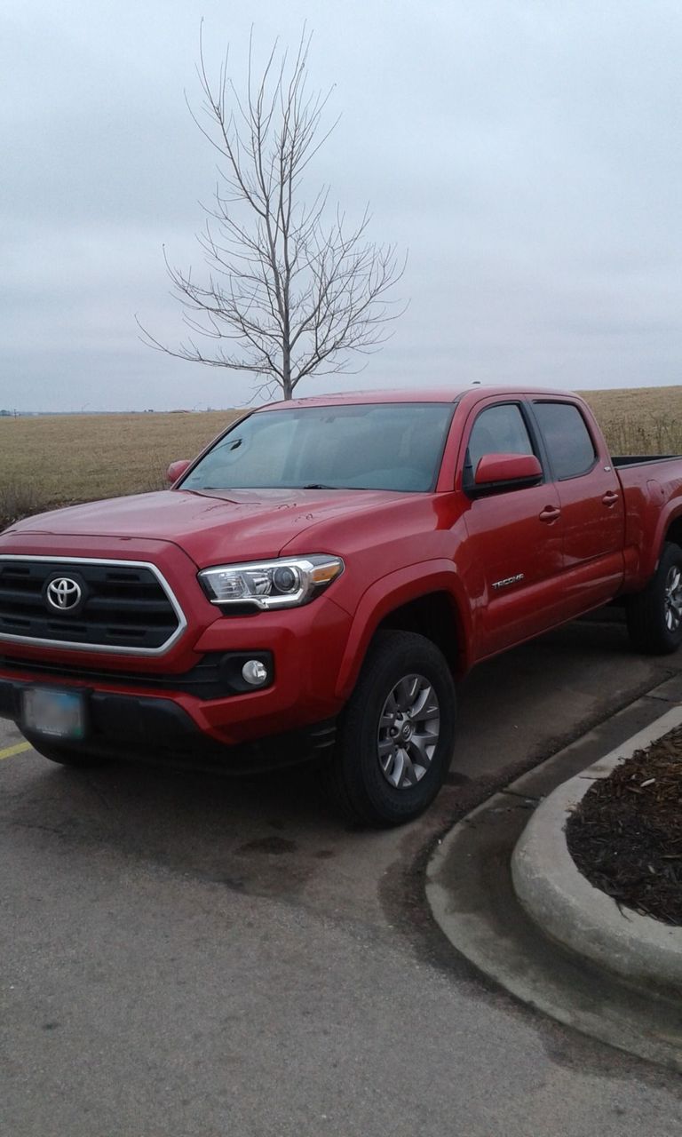 2016 Toyota Tacoma SR5 | Sioux Falls, SD, Barcelona Red Metallic (Red & Orange), 4x4