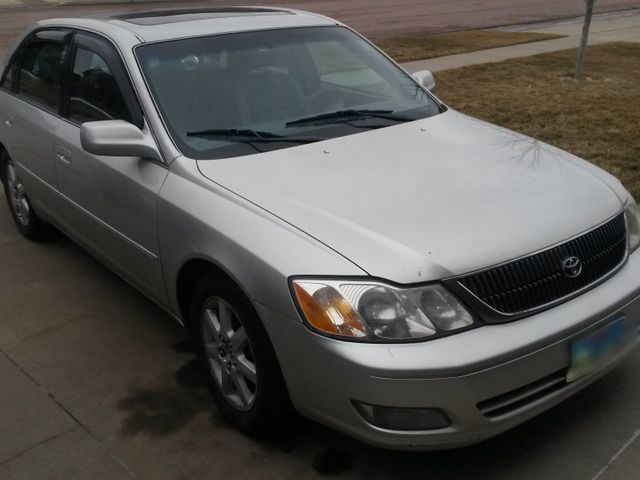 2002 Toyota Avalon XLS, Lunar Mist (Silver), Front Wheel