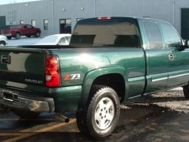 2004 Chevrolet Silverado 1500 Base, Dark Green Metallic (Green), 4 Wheel