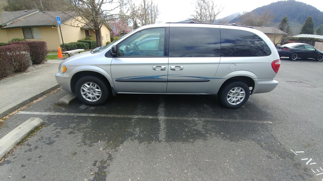 2003 Dodge Caravan Sport | Rogue River, OR, Bright Silver Metallic Clearcoat (Silver), Front Wheel