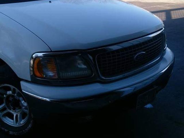 1999 Ford Expedition XLT, Oxford White Clearcoat (White), Rear Wheel