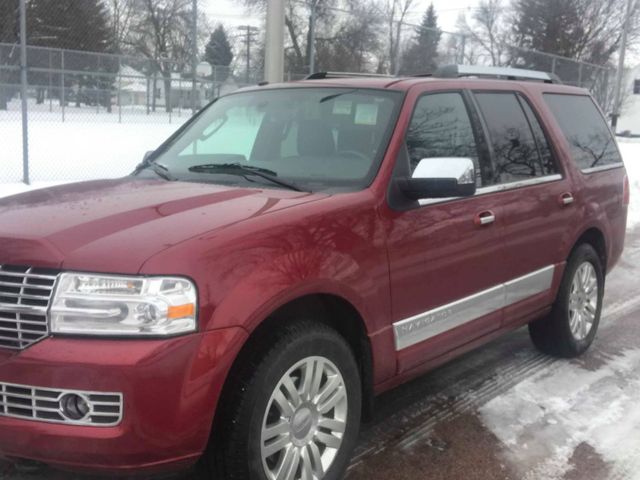 2014 Lincoln Navigator Base, Ruby Red Metallic Tinted Clearcoat (Red & Orange), 4x4